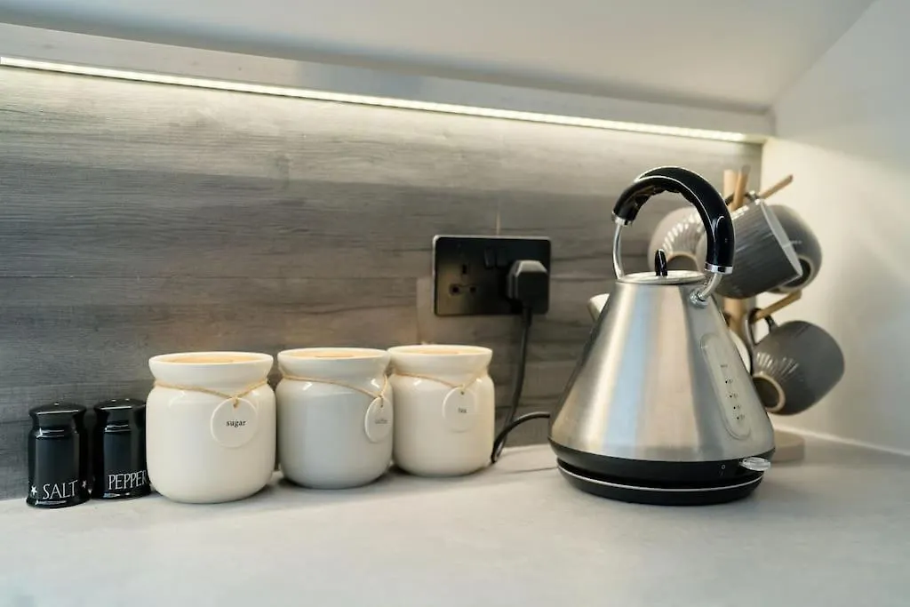 York City Central Apartment And Coffee Shop בריטניה